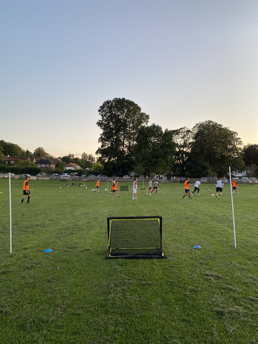 CoachingAdapt's tweet image. Great session with @reocfc this evening. Amazing ball work throughout the session from each individual and a real team togetherness. Good luck this weekend the start of the season! 👌⚽️