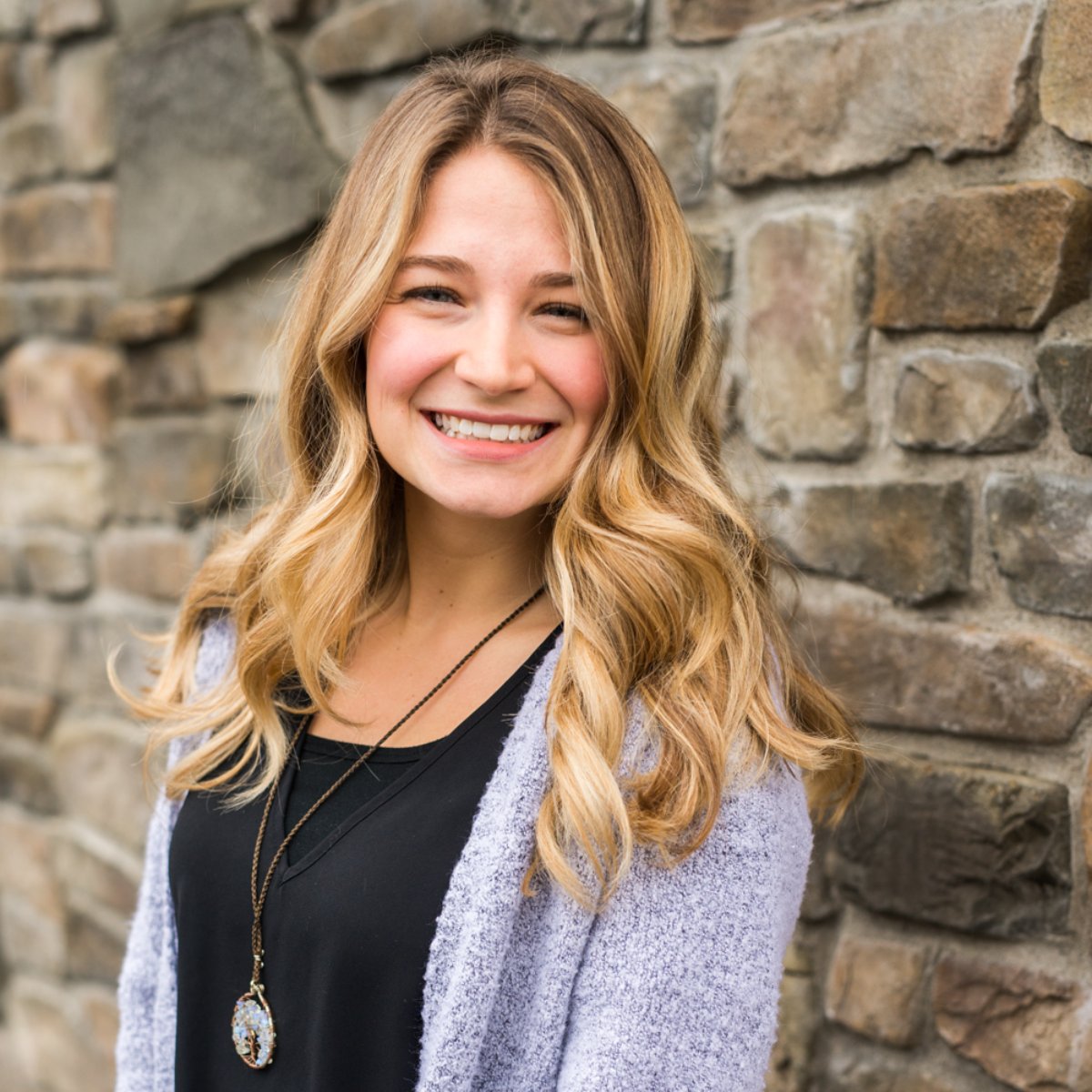 StanParente's tweet photo. Extensions that blend seamlessly and add dimension: Those are the only kind we use here! Come by to add volume and length that will take your do from great to fabulous. https://t.co/23wmgaTROQ