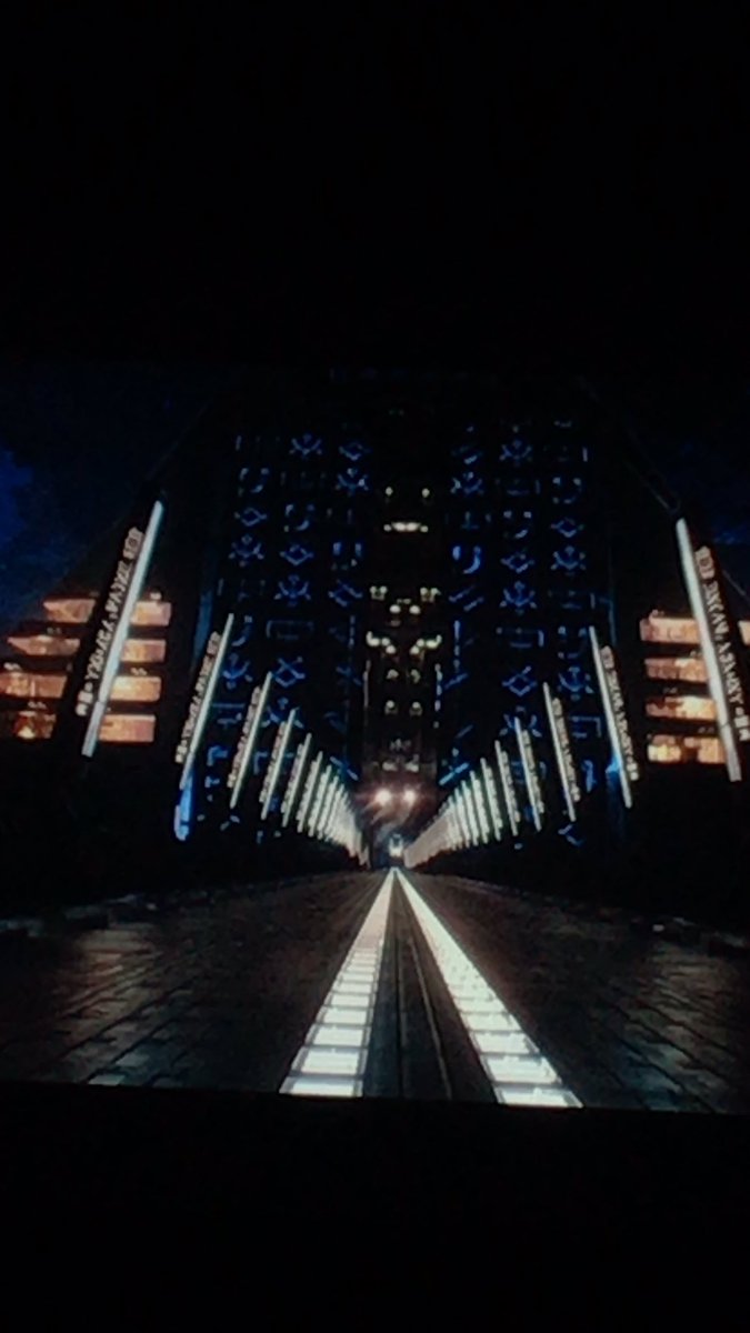 electricacidx's tweet photo. currently watching black panther on acid and so fucking pretty visually omg (better than it was in cinema) https://t.co/GdOhkwxkf8