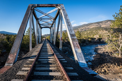As battles over bottled water heat up, Nestlé wants Colorado's scenic Chaffee County to extend the company's permit to export spring water, sold under the Arrowhead brand. But local activists are objecting, saying it's time to "unbottle" the region.

bit.ly/3bFV11Q