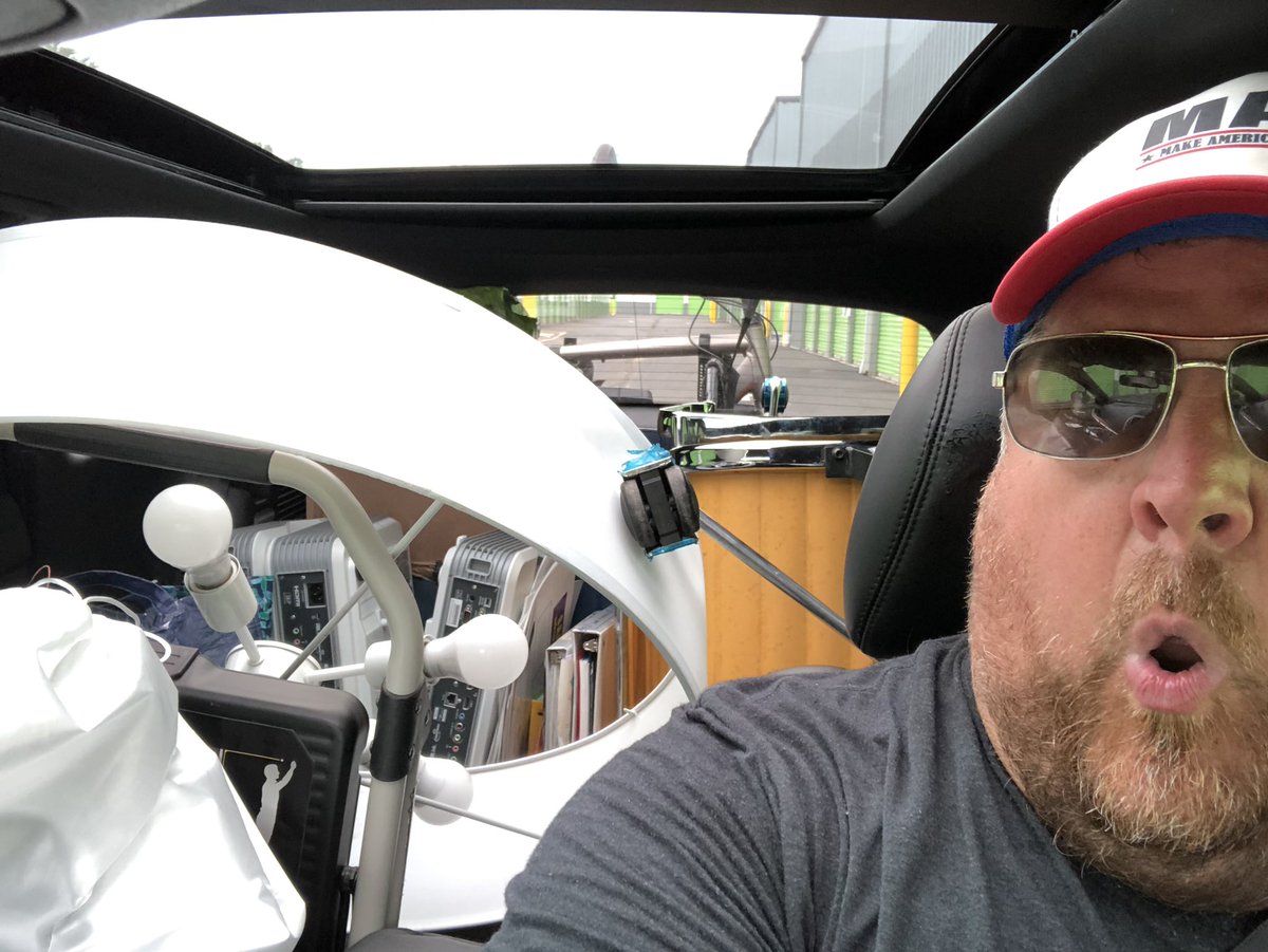 XrSindy's tweet photo. Feels like #first #day of #college but no! It’s an #XR #officespace you can rent #iRoom #Harkness #collaboration #collabrjabbr @PinCubed @xr_sindy @CollaXr @CollabRjabbR https://t.co/pKl68EihTL