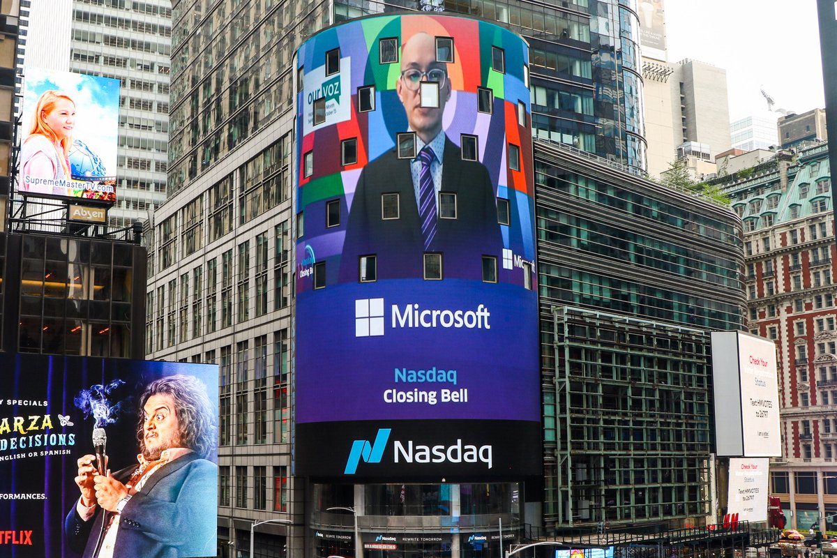 NasdaqExchange's tweet photo. In celebration of #HispanicHeritageMonth, Diego Martinez, Chair of @Microsoft’s HOLA, rang @Nasdaq's closing bell today. 

HOLA works to recruit, retain and advance current and future Hispanic and Latinx employees. Thank you for joining us! https://t.co/sKBwv3z68w