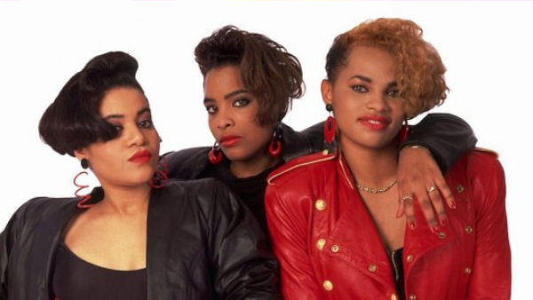 2) When MC Lyte first heard Salt-N-Pepa rapping on record in the mid-80s, it made her believe that she would rock the mic too. “They were the only reason I thought I could be an MC,” she told Sun Singleton in a 2008  @VibeMagazine interview. https://books.google.com/books?id=lyYEAAAAMBAJ&pg=PA95&dq=mc+lyte+%22I+CRAM+TO+UNDERSTAND+U%22&hl=en&sa=X&ved=0ahUKEwi288P3udrQAhUKcCYKHQLeDi4Q6AEINDAF#v=onepage&q=mc%20lyte%20%22I%20CRAM%20TO%20UNDERSTAND%20U%22&f=false