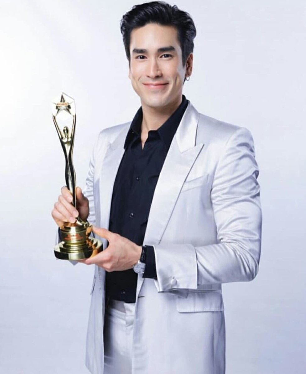 NK_PHILS's tweet photo. Continue to support our lil man until the end
He dedicate his awards to everyone of us
NadechIsJustin
#MLFASHottieProf https://t.co/HmkGRpo4Xq