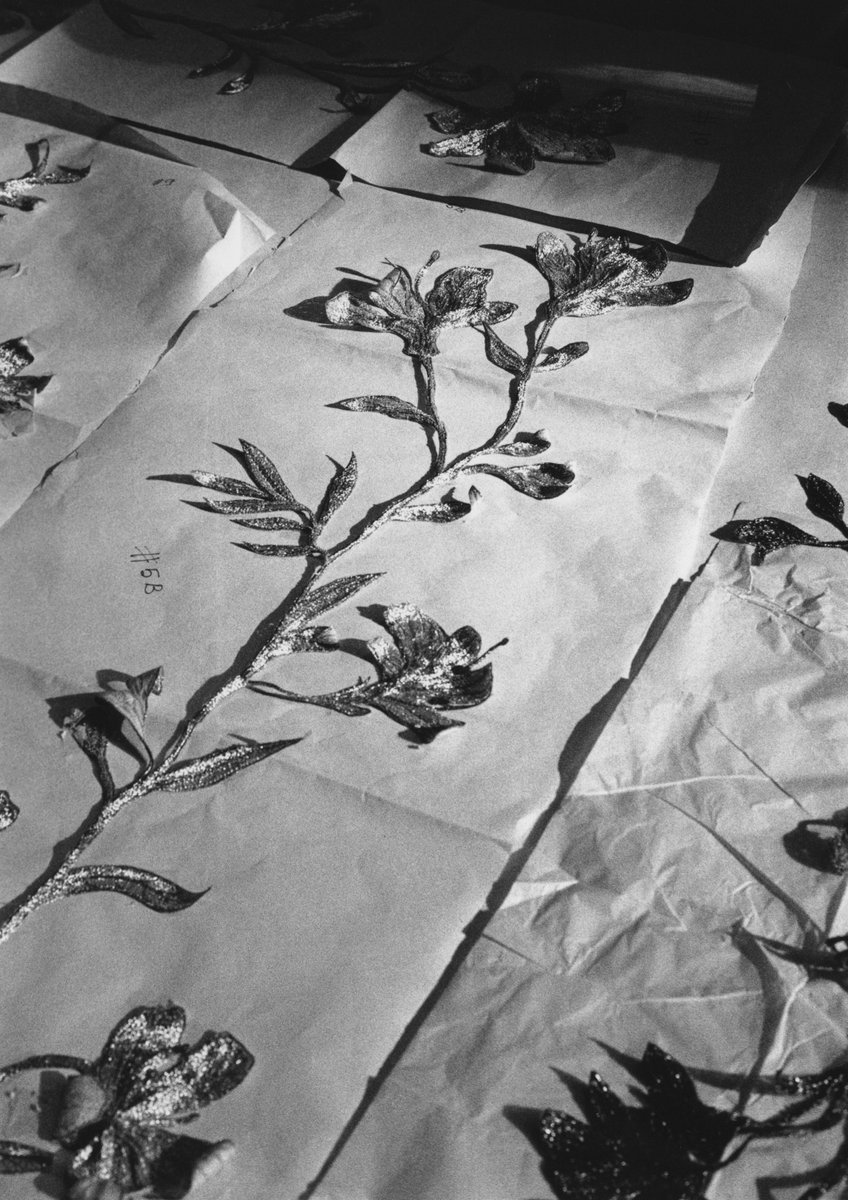 McQueen's tweet photo. The making of the #McQueenSS20 ivory washed organza asymmetric dress hand-embroidered with silver bullion moon flowers, adorned with exploded ruffles. 

Worn by #CateBlanchett to the Golden Lion for Lifetime Achievement Award Ceremony at the 77th #VeniceFilmFestival.

#Venezia77 https://t.co/vJEtPfvcMo
