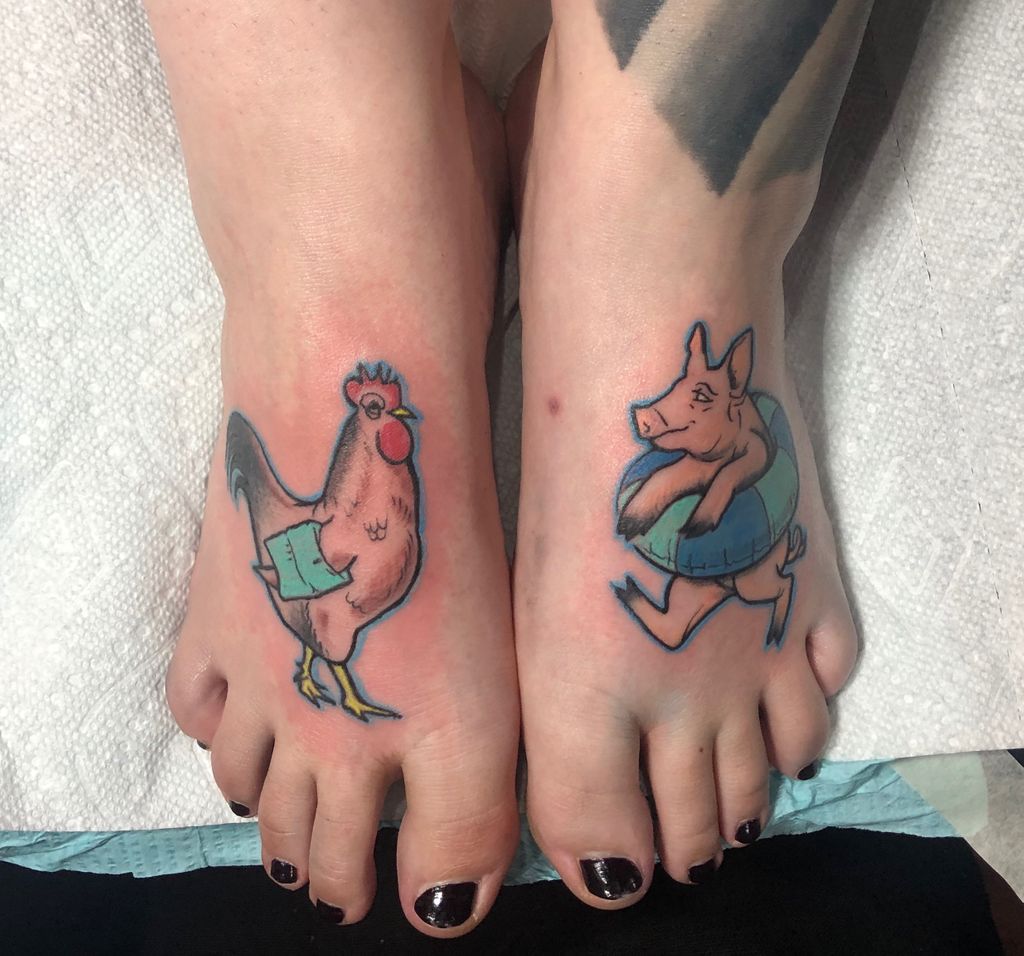 ReggieInks's tweet photo. Ok I’ve been back to work and have totally spaced on updating some work! So here was a fun one from when I first started back. Cool play on the traditional #rooster and #pig theme.
Booking @RSTattooNY
.
.
.
#tattoo #colortattoo #neotraditional #binghamton #endicott #tattooartist https://t.co/G1dFVOWfYU