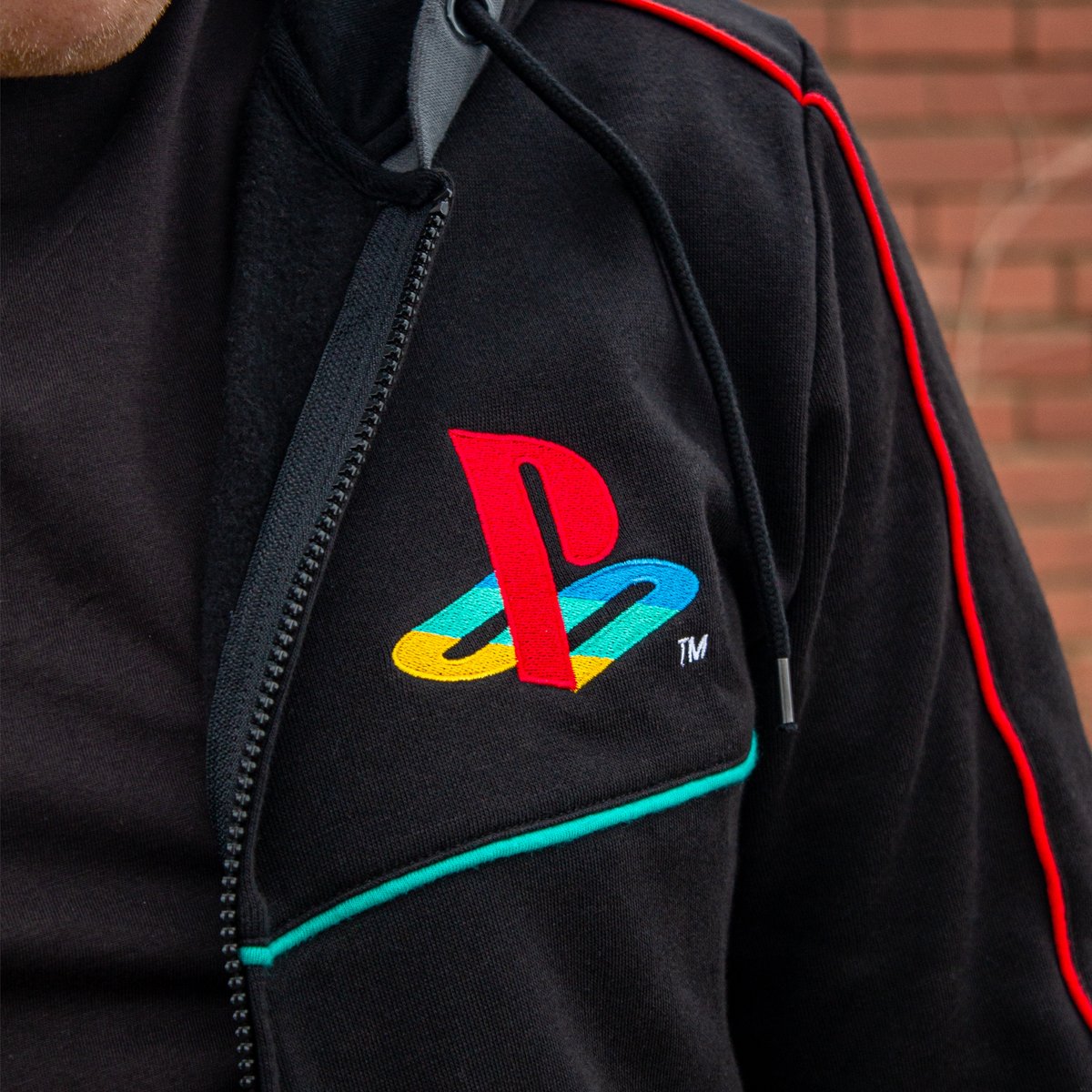 NumskullDesigns's tweet photo. 🎮Happy 25th birthday to #PlayStation!🎈

To celebrate this momentous anniversary we are giving away up to 10 items of the latest range!

🎁10 CHANCES TO WIN!👍

➕FOLLOW @NumskullDesigns 
🔁RETWEET
💬TELL US WHAT ITEM AND WHAT SIZE YOU WANT!

 THE RANGE👉 https://t.co/ndeoZLAefq https://t.co/XomzKXuJ93