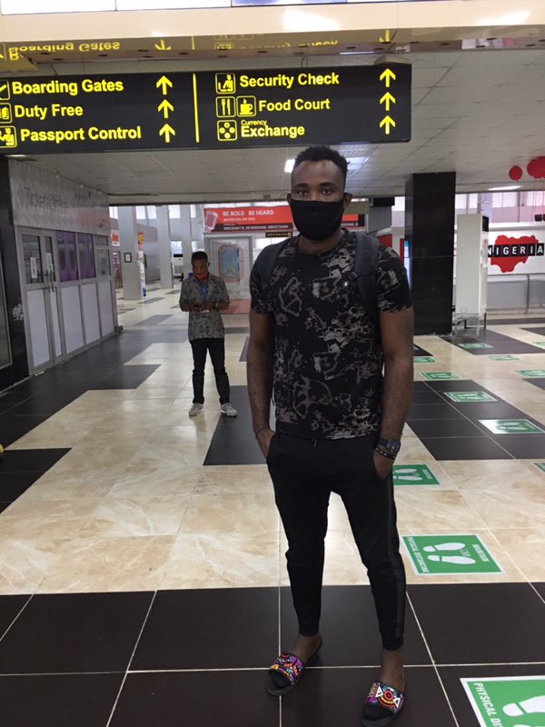 JUCOadvocate's tweet photo. 2.5 years ago we met Jackson in Owerri Nigeria. Since then we’ve been fighting everything from politicians, to corruption, to evil high school administrators, to celebrities (seriously) to get him to school. Today he’s on his way to St Mary’s U in Halifax Nova Scotia!!! 🇨🇦 https://t.co/c6TdPQKewQ