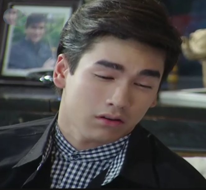 Gaia2o19's tweet photo. When the aliens are drunk VS Pit drunk #MLFASHottieProf #แรงปรารถนารีรันep24 #ณเดชน์ #nadech #kugimiyas https://t.co/vNmVNoVh29