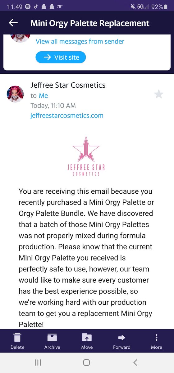 raychrlheim's tweet photo. Okay is everyone receiving this or is it only the people with the bad mini pallatte? Cause I just tried mine since getting it and it's in that bad batch. Should I still contact customer service? 
#jeffreestarcosmetics #miniorgy @JeffreeStar https://t.co/aakPwyttrB