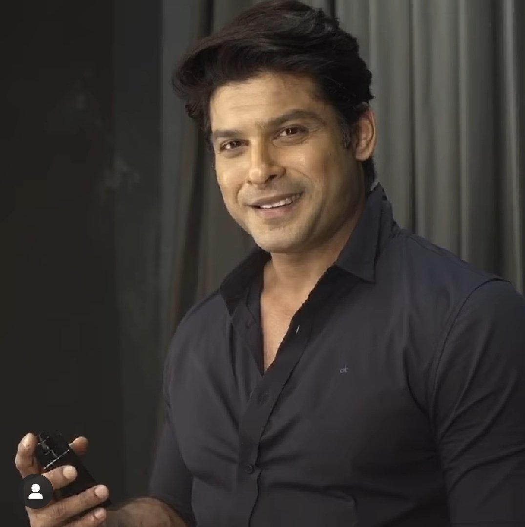 DrStrangeNik's tweet photo. Kab se is pyasi Social Media par๐
Sid-Content ki baarish nahi hui๐
Aur aaj yahan toofaan aa gaya๐
Pehle BBB3 Article..
Then Papping..
Now the #VillianLife promo..
Bas twitter pe bhi aa jao @sidharth_shukla ๐
Checkout his #HeroNahiVillian SWAG
here๐
https://t.co/S3qmGWktg6 https://t.co/P4SDjEjLzx