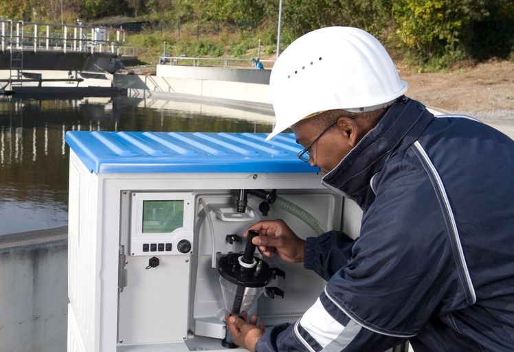 Endress_CA's tweet photo. Are your #wastewater #effluent loads within your discharge limits?
Avoid the risk of municipal fines with Endress+Hauser's redundant pH system capable of self-monitoring!
Learn more: https://t.co/exoudwQRK3 #effluentmonitoring https://t.co/XMpqM6ZYfI
