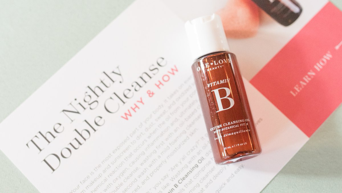 Oneloveorganics's tweet photo. Suzanne LeRoux, the founder of One Love Organics, has tested and researched the double-cleanse method for over 10 years. 
#skin #natural #organic #skincareroutine  #healthyskin #crueltyfree #greenbeauty #wellness #healthy #skincaretips #skincareroutine #glowingskin #doublecleanse https://t.co/CFMkUNsgKs