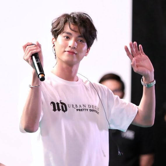 firstly, his mannerisms are one of the many things that make up this beautiful characteristic about him. he's a reserved and soft spoken person, so when he moves around its delicate, making him look cute and soft