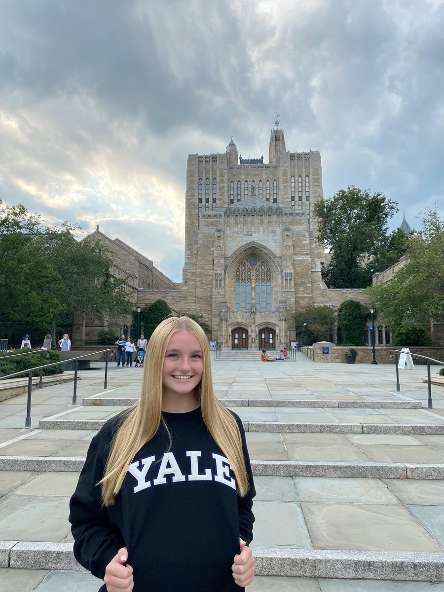 HalleSherlock's tweet photo. I am so blessed and excited to announce my commitment to the process of furthering my education and D1 volleyball career at Yale University! I want to thank God, my coaches, family and friends for all the opportunities they’ve given me and their never ending support! Go bulldogs https://t.co/vzi9ptAJU7