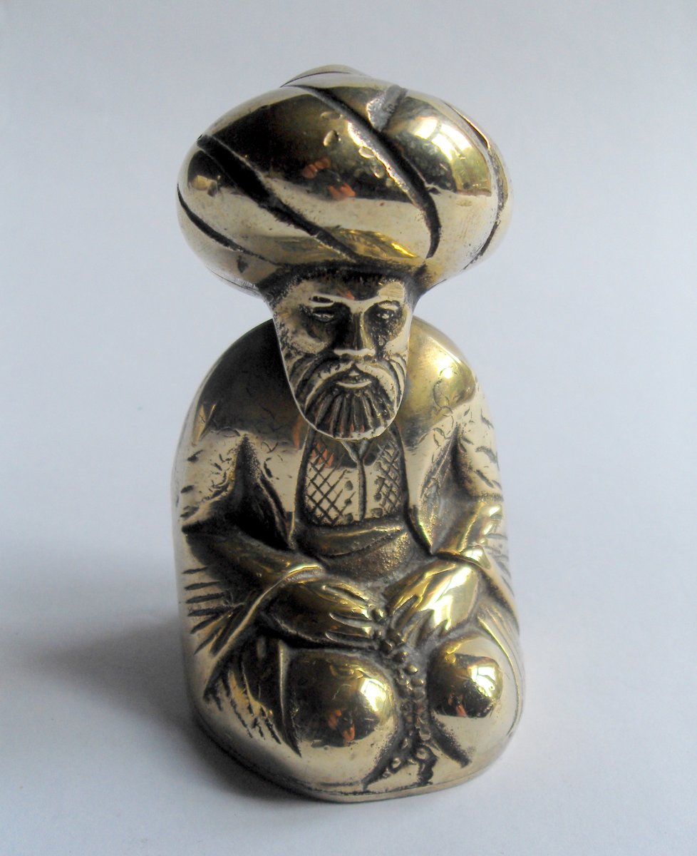 CartersCollecta's tweet photo. 🆕NEW LISTING

Heavyish #vintage brass #deskweight in the form of an #Ottoman #Qadi 

Best #Offers considered

#CFS7489 #WDYT #FollowVintage #AntiqueClique #EbayVintage #EbayShop #Ebay #Noths #GiftIdeas #AntiquesAreGreen #BuyVintage @ebay_UK @ebay 
https://t.co/6Y2m3VnSkk https://t.co/fmHRGU4e4G