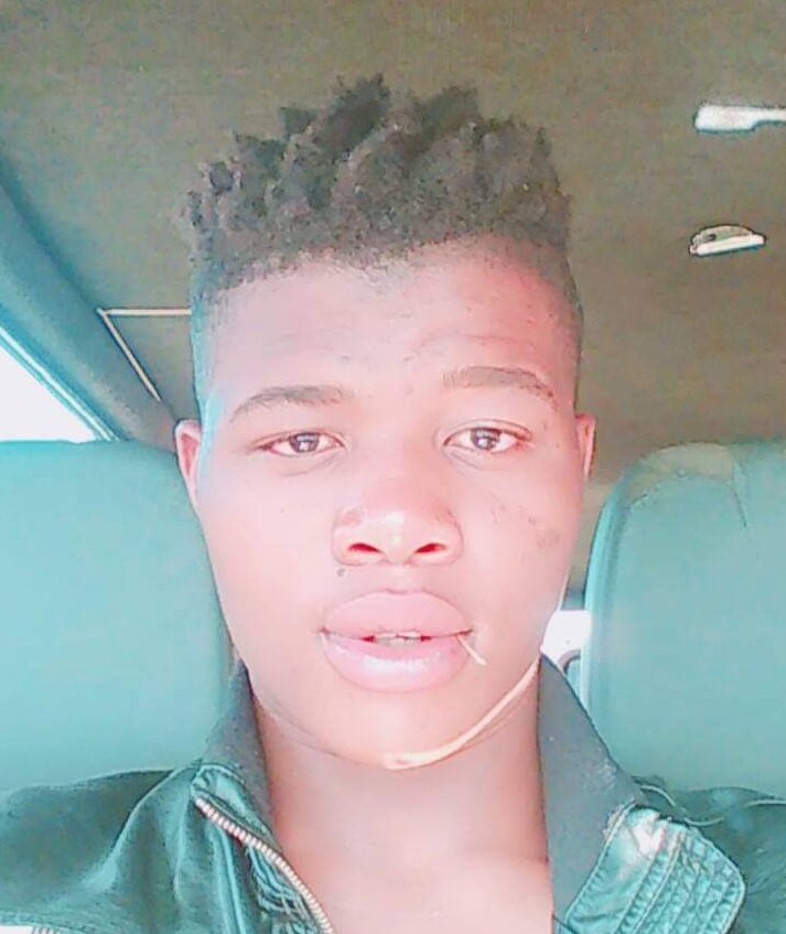 TheGadaffian's tweet photo. #clickschallenge #BlackHairIsBeautiful
#Blackhairisnormal https://t.co/tlVTHAnyhM