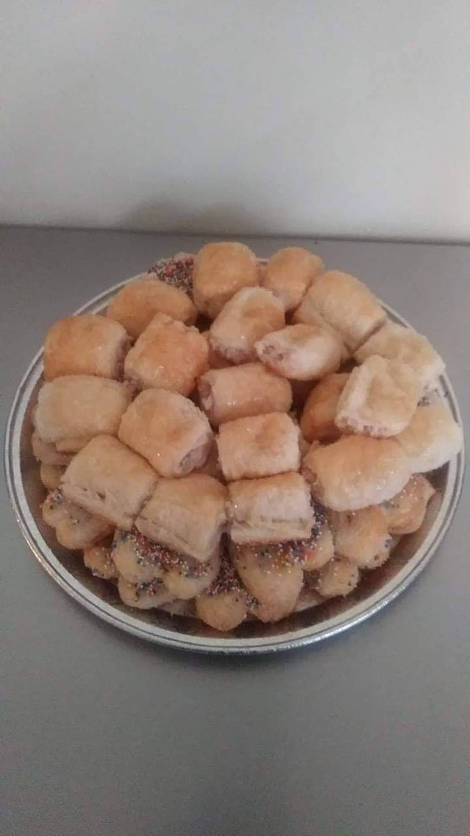cheito_03's tweet photo. Directamente desde el pueblo de Ponce😊

Todo hecho con manos de la familia Ruiz Rentas:
•Sangría hecha en casa🍷
•Frituras🍟
•Dulces de panadería🍰
•Sándwiches de mezcla🍴
•entre otras...

@horneaditosbyxaymara por Facebook y Instagram ❤
Les agradecería por un rt🙏🏽
Info,dm https://t.co/gpxVzI1fZY