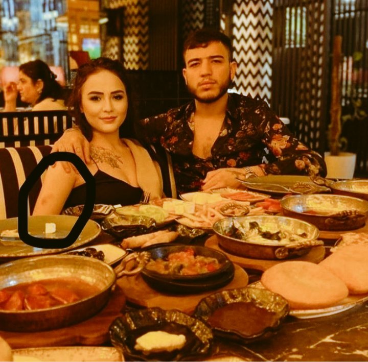 Şimdi seviyorum onsuz yapamıyorum dediğin adam seni hayattan ailenden koparması mi şimdi hayat yaşadığımız hayata bakın o aleyna çakırın yerine biz oturabilirdik ya da bizden biri mekânın cennet olsun güzel kız ha sana gelecek olursa senin de allah belanı versin...#AleynaCakir