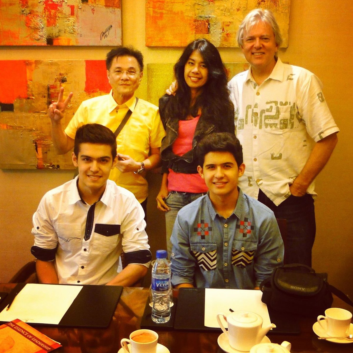 KaibiganOFC's tweet photo. Many thanks to Ricky Lo for being one of the first to write about Jesse Perkins and Christian Perkins (Perkins Twins) when we first returned to the Philippines.
https://t.co/DqAuqIdQmS
#Perkinspiredflix
#KaibiganMovie
#KaibiganTVSeries
#KaibiganTV
#Perkinspired
#PerkinsTwins https://t.co/W41HzL7aE0