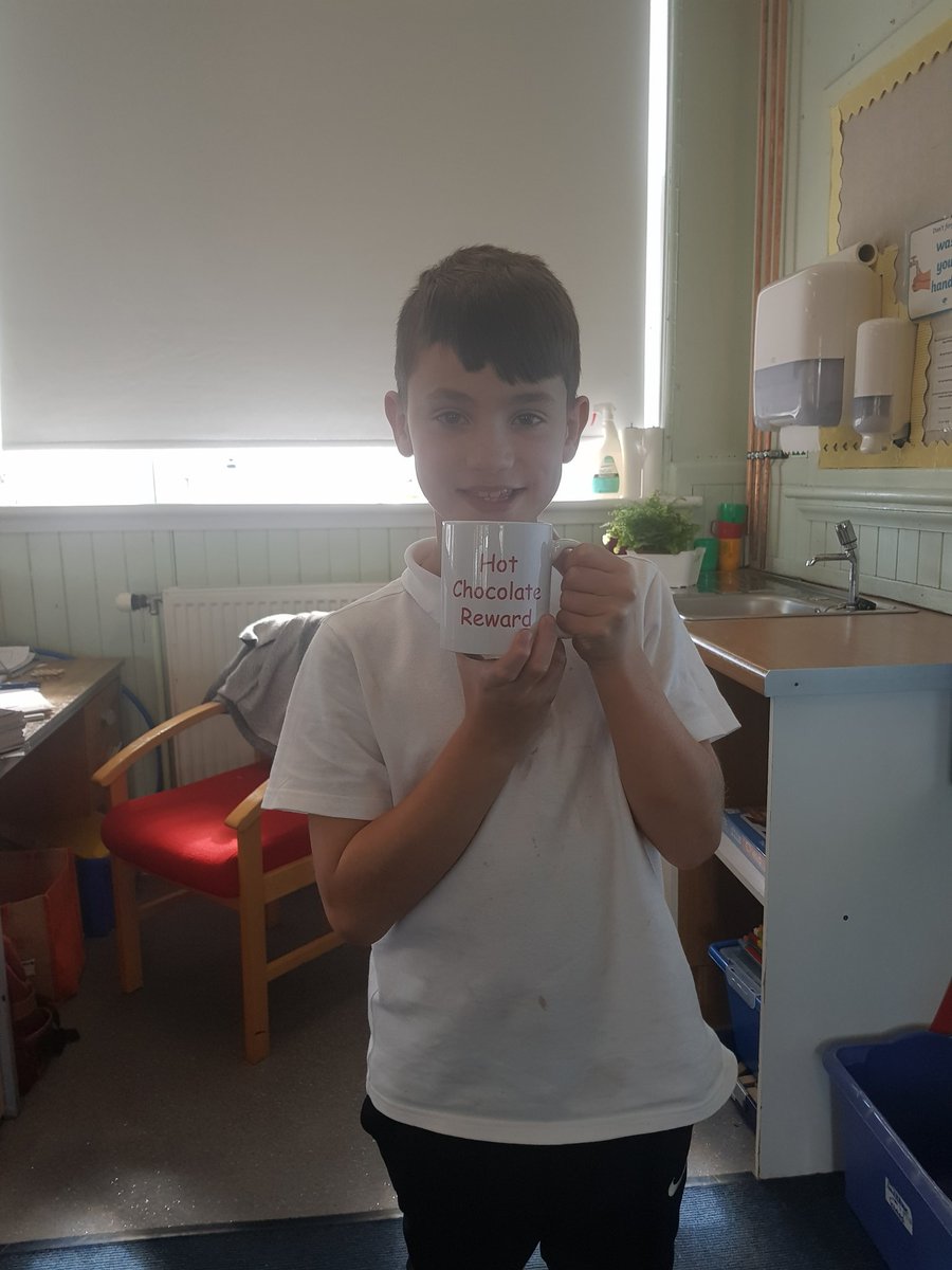 MissStevenSPS's tweet photo. Well done to this member of p5b for getting the Above and Beyond award this week! @MissBlackSPS https://t.co/vEZjUGg1Pj