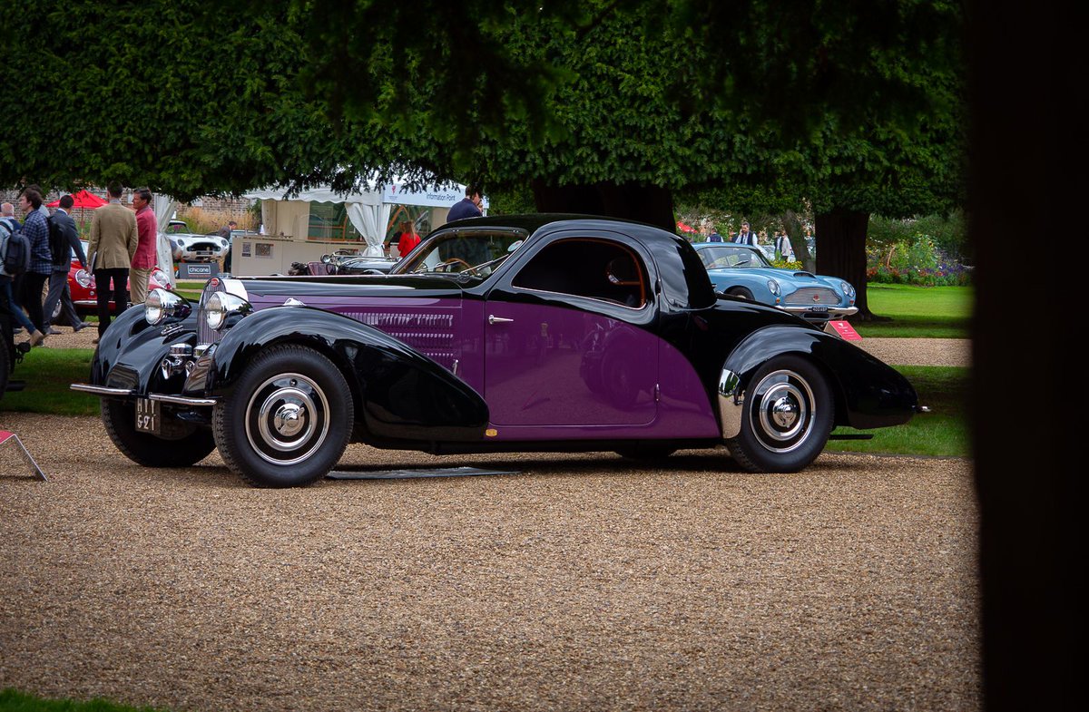 Take2theRoad's tweet photo. One interesting fact about this 1938 Bugatti Type 57 is that after WW2, it was brought to London, where it was used by the French Embassy. Imagine having this in the embassy car pool!
@ConcoursUK #ConcoursofElegance #BugattiType57 #Bugatti https://t.co/gMFeCoqztb