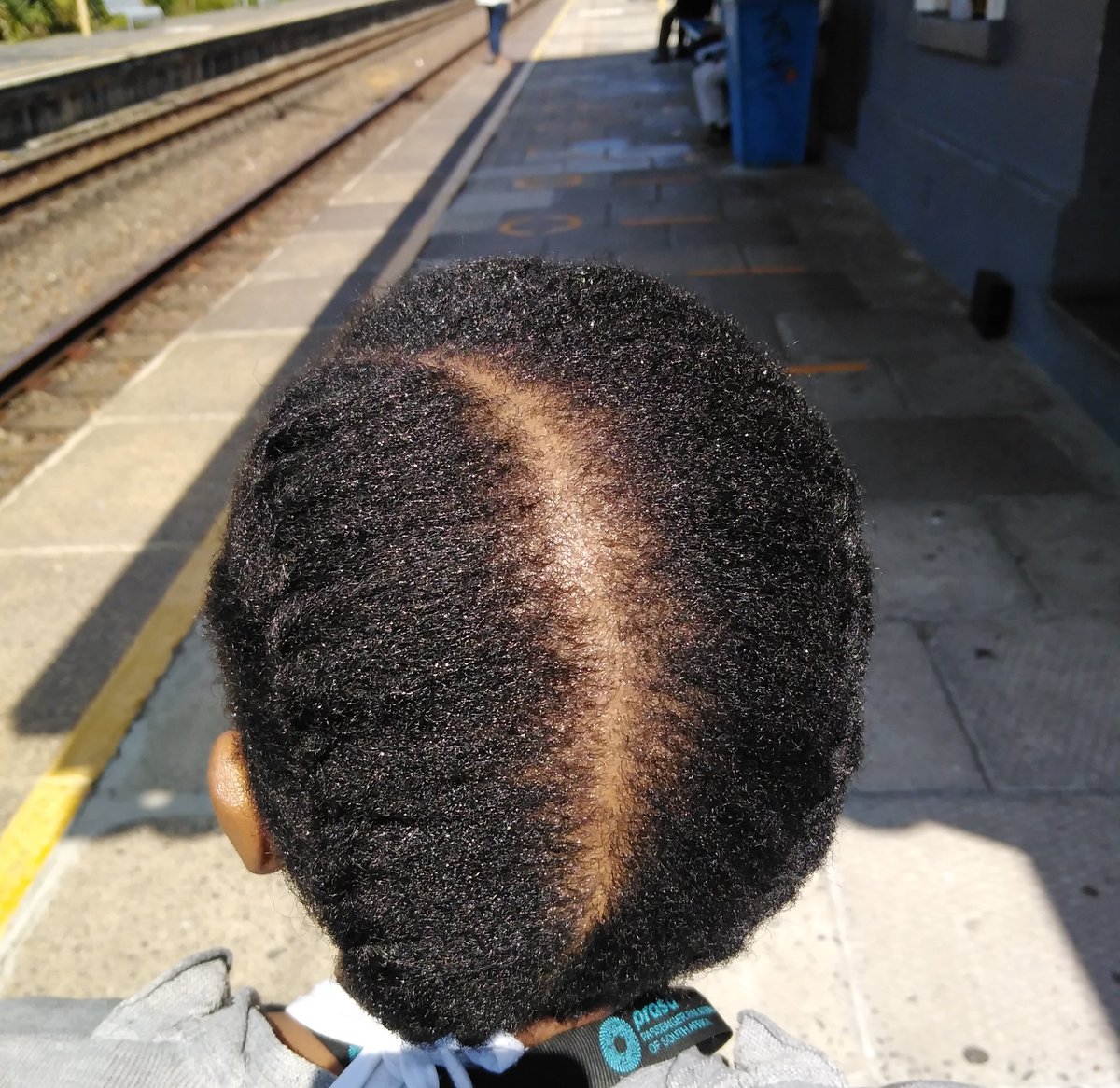 TitaMcunukelwa's tweet photo. frizzy
dull
dry
damaged
they say...
#NormalHair
#Afro
#LoveYourHair
#HairChronicles https://t.co/WuGZWYuR5g