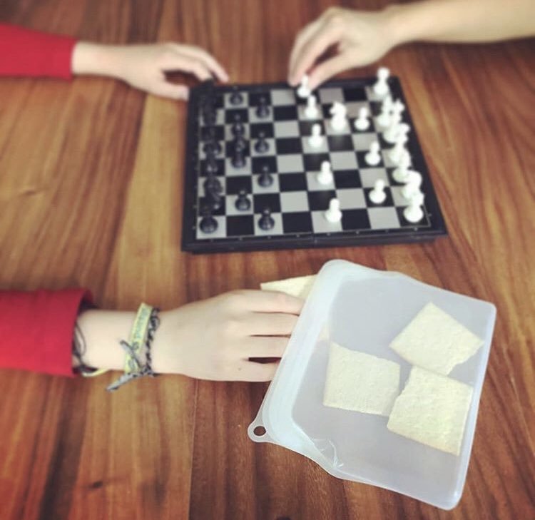 EPockit's tweet photo. #Ecopockit #domingo #familia #sundayfunday☀️ #chess #juegosdemesa ♟ https://t.co/KDF2INPrN6
