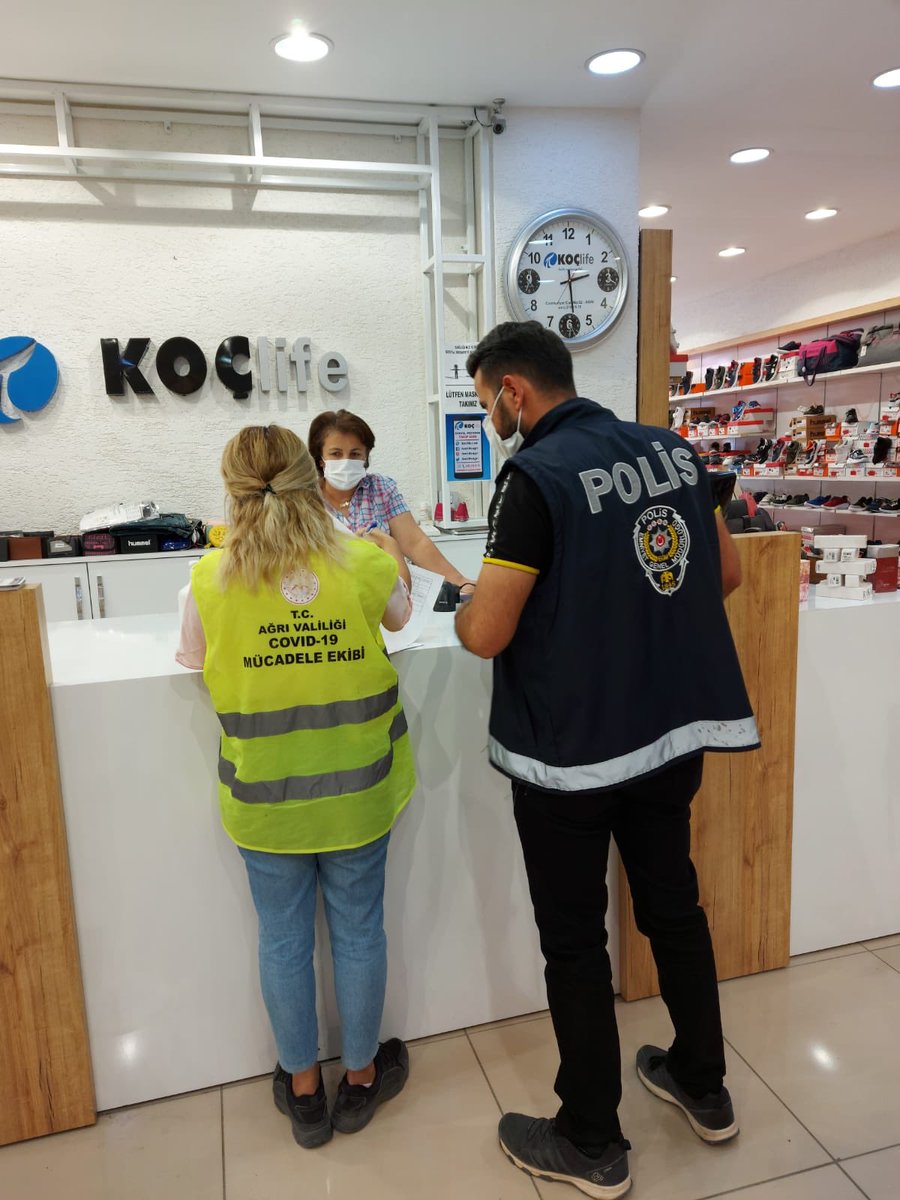 tcagrivaliligi's tweet photo. Koronavirüs ile mücadele kapsamında bugün;

1️⃣3️⃣1️⃣ personelin katılımıyla 5️⃣9️⃣4️⃣ iş yeri denetlenmiştir.

📌253 restoran,kafe, kıraathane
📌116 market,çay bahçesi,pazar yeri                        
📌71 kuaför,spor salonu
📌152 cami,konaklama yeri
📌2 nikah töreni

@suleymansoylu https://t.co/jbQKa59yym