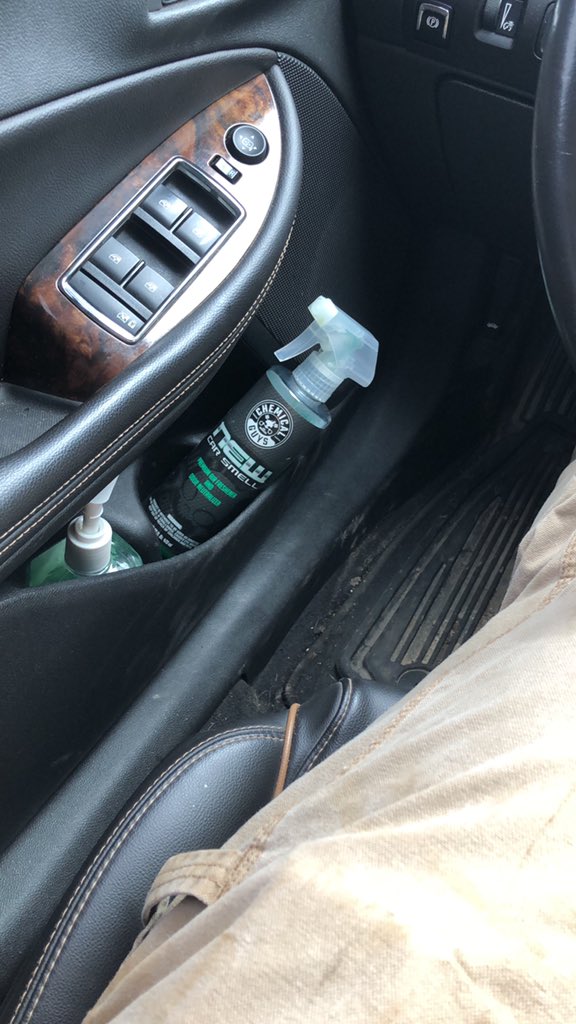 nathandroptiny's tweet photo. @EvanPrall Mine ain’t that bad. Shoutout @chemicalguys https://t.co/k8fvAieWtM