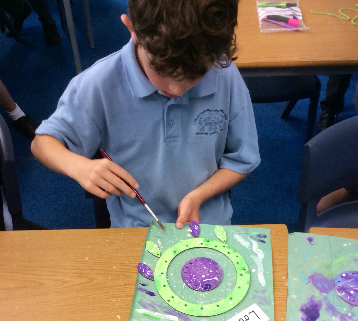 HambrookSchool's tweet photo. Year 6 have been crafting this week. We have been making dream catchers to hang in our classroom. It’s lovely to see the class working as a team! #hambrook6 #primaryart #sewingchallenge 🧶🎨 https://t.co/hkn6j7ftlj