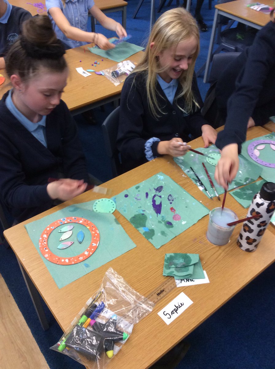 HambrookSchool's tweet photo. Year 6 have been crafting this week. We have been making dream catchers to hang in our classroom. It’s lovely to see the class working as a team! #hambrook6 #primaryart #sewingchallenge 🧶🎨 https://t.co/hkn6j7ftlj