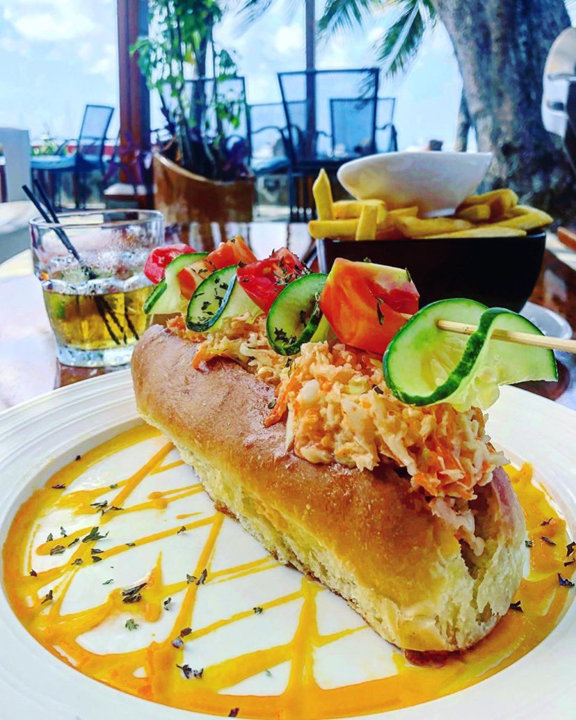 StvincentGren's tweet photo. When in #Bequia, lunch at #MacsPizza is a must! #LobsterRoll anyone? π¦ πΈ: calabashvillabequia // macspizza.bequia #StVincentAndTheGrenadines π»π¨ https://t.co/3ATFCrdfmE
