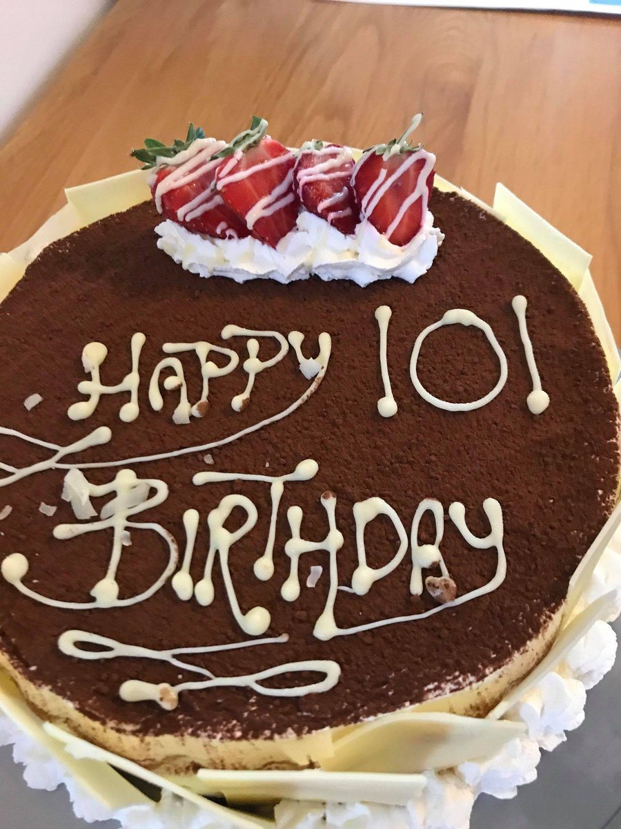 Barchester_care's tweet photo. Molly a resident at Marriott House &amp; Lodge celebrated her 101st birthday in style. Team members organised a surprise party for Molly, she enjoyed a birthday cake, balloons, flowers &amp; numerous cards. Molly was able to share her special day with her family through a video call. https://t.co/qS4fAPHEbB
