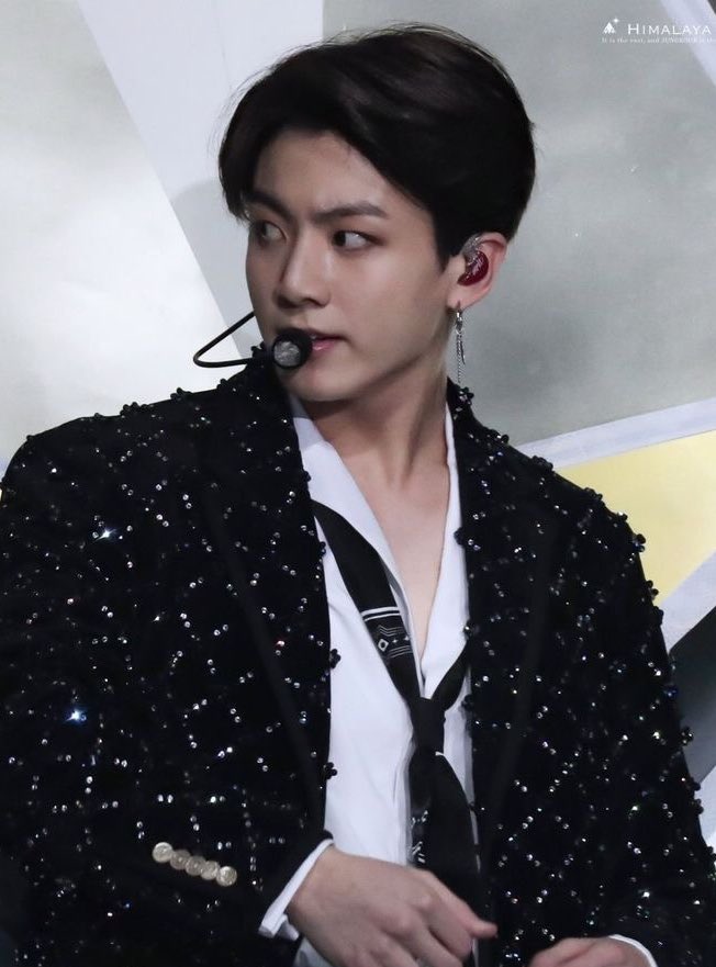 jungkook soft but as you scroll down he gets sexier - a thread: