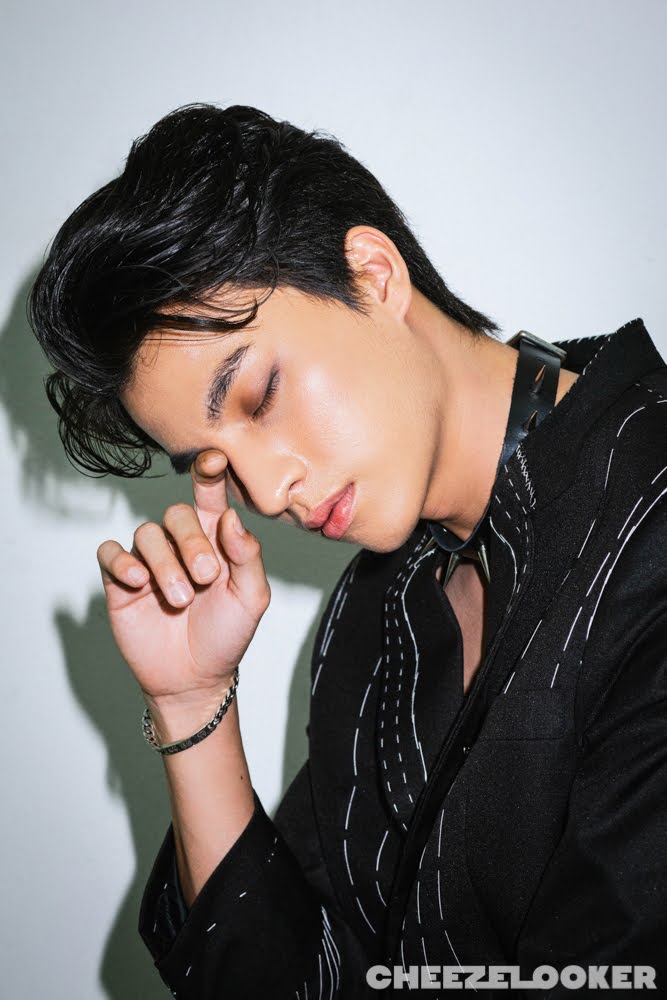 how could we forget this iconic shoot?? seeing him in eyeliner for the first time and killing us all??? he was handsomely pretty here. (ngl, he looked like a lesbian)