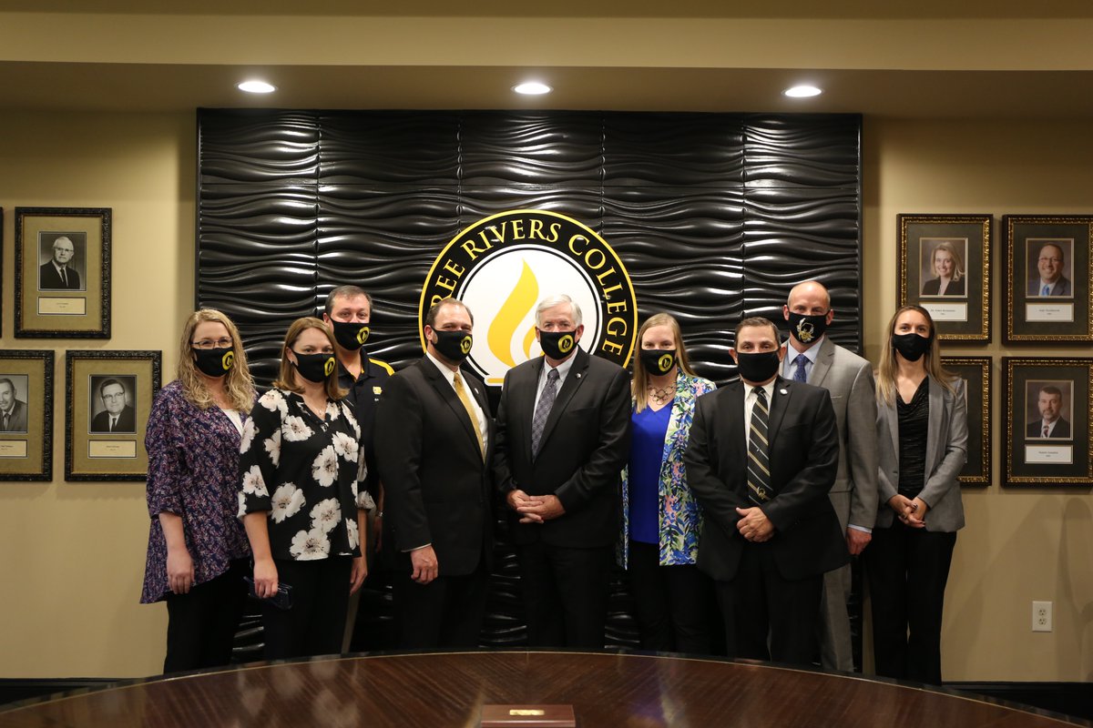 ThreeRivers_MO's tweet photo. We were pleased to host Governor Mike Parson yesterday morning. The governor met with some of our faculty and administration to discuss the effects the COVID-19 pandemic has had on the College this fall. #COVID19 #governorparson #threeriverscollege https://t.co/BvGV9cVnIj