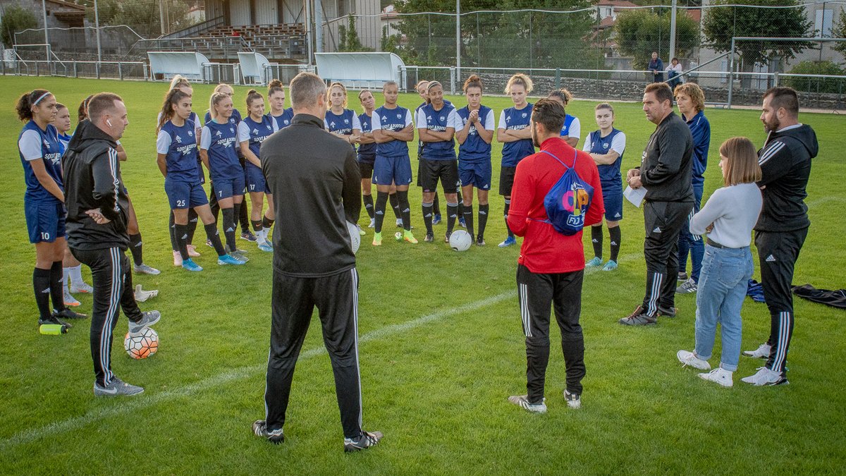 lepuyenvelayfc's tweet photo. #D2F 🚨 
⚽ Jour J-4 pour les Ponotes !
▶ Vous faites quoi dimanche ? Rien de prévu ? Alors RDV au stade du Père Fayard (Vals-près-Le-Puy) à 15h ! On vous attend nombreuses et nombreux pour encourager les filles de Pierre-Yves Thomas 🆚ASPTT Albi !
📷 S. Ricou #LPF43🔵⚪👊 https://t.co/zqpBEnpXGp