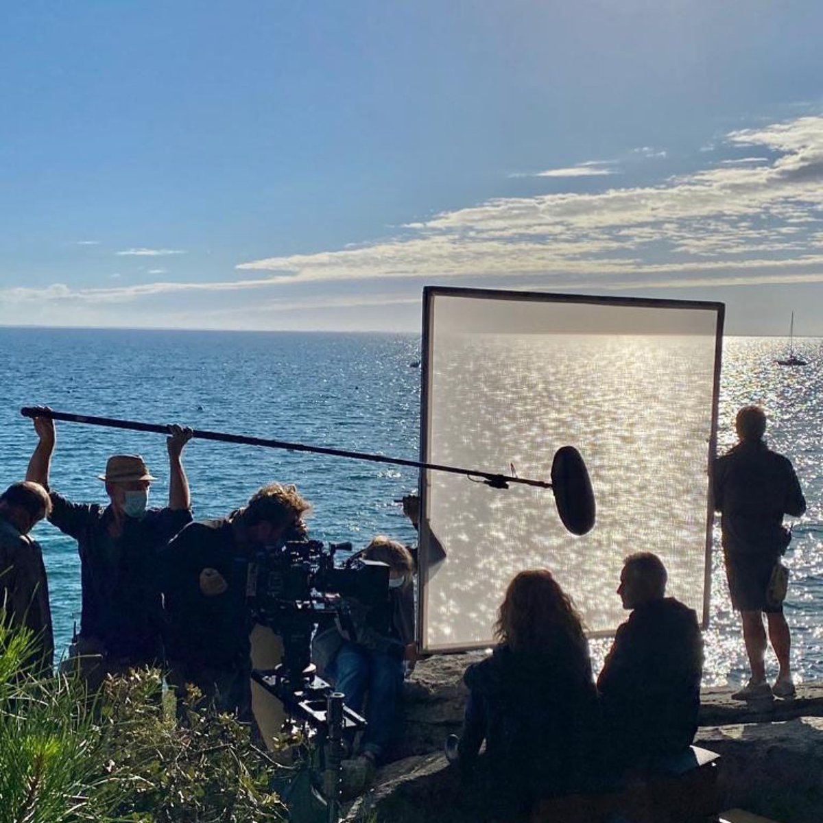 alice_fans1's tweet photo. 📷#Repost #MarineDelterme
・・・
#tournage #alicenevers #seriefrancaise #faceàlocéan #comédienne #actrice #actricefrançaise #instapic #photoofthefay #noirmoutier #plagedesdames #suruneile #island
#JmTinivelli https://t.co/HCaJB5Qau6