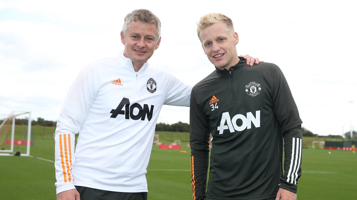 Premier League tweet media