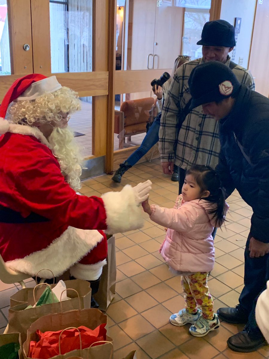 erikk292mke's tweet photo. @NeighborMKE holds a special place in my heart as one of my fav. holiday memories to this day was the opportunity to bring joy & smiles to the community members during @MKEKitchenCab #3DaysofChristmas catered by @Calderone_Club & led by @TheFirm_LLC & @OmarMKE1. https://t.co/ARTEhUf9Iq
