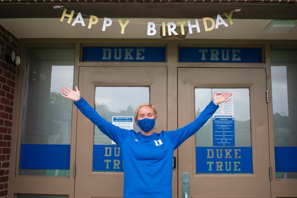 Wishing a very 𝙝𝙖𝙥𝙥𝙮 𝙗𝙞𝙧𝙩𝙝𝙙𝙖𝙮 to our amazing athletic trainer, Erika Ralston, who keeps us going every single day‼️ 🙌🥳🎉

#GoDuke | #DukeTrue 🔵😈🏑