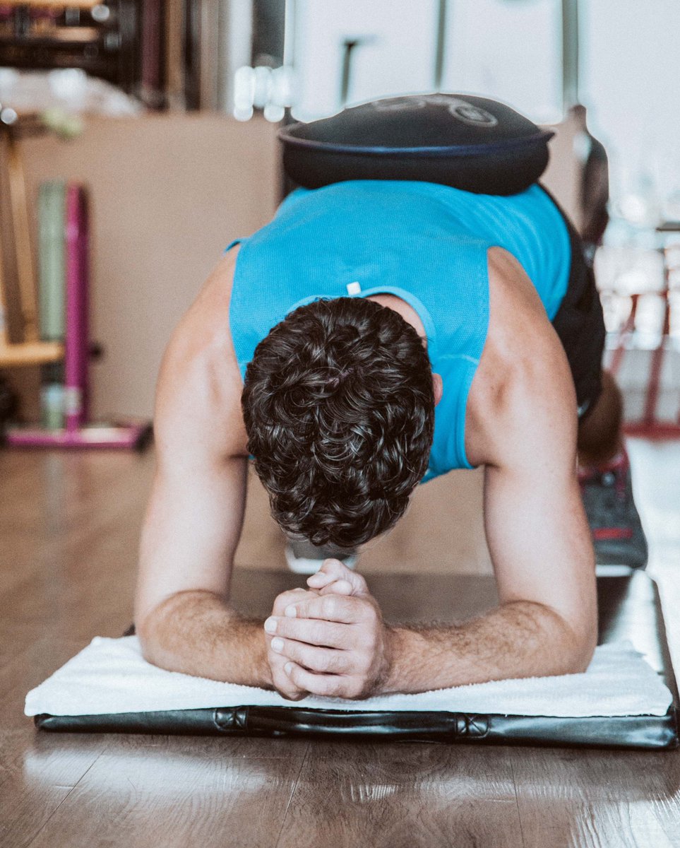 Fitin30Minutes's tweet photo. According to research, here are some stats on average plank times for different fitness levels: 

First timer: 30+ seconds
Beginner: 1+ minute
Intermediate: 3+ minutes
Advanced: 5+ minutes

What are you currently at? https://t.co/oAxcJ5Eg8x
