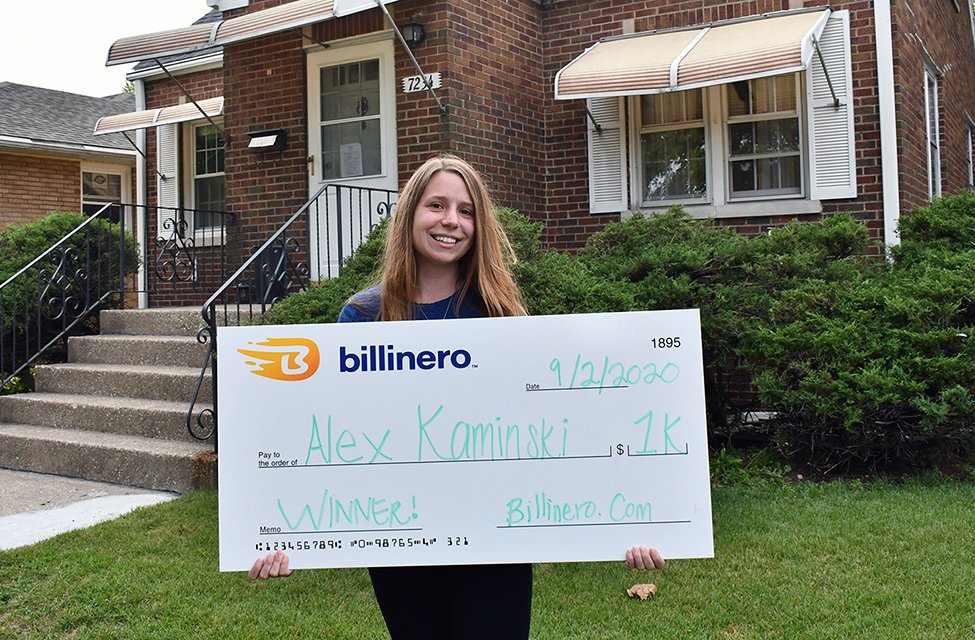 CentierBank's tweet photo. Billinero awarded it's latest monthly winner outside of her new house! This first-time home buyer was so excited to hear she won the monthly drawing, giving her some extra money to make her house a home: https://t.co/yalB4hHetY #banklikeawinner #saveforthewin https://t.co/jt2gnid7xS