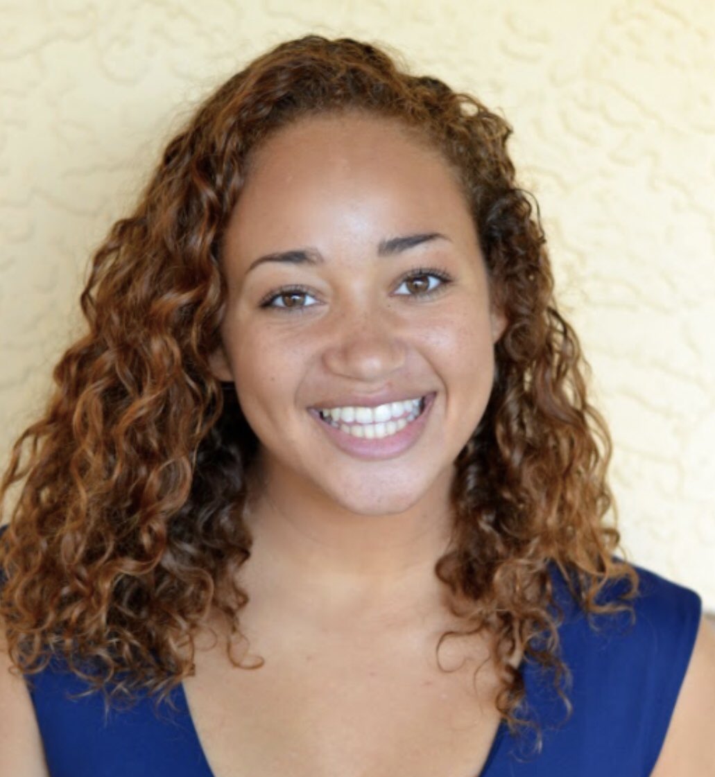 sunrisescholar's tweet photo. Meet Your Mentors! Sierra is a recent grad of BC where she majored in Sociology. She was on the Cheerleading team &amp; communications team for the Undergrad Gvmt of BC. She also worked for the Montserrat Program, helping students with high financial aid get a full college experience https://t.co/AH0cctyu5l