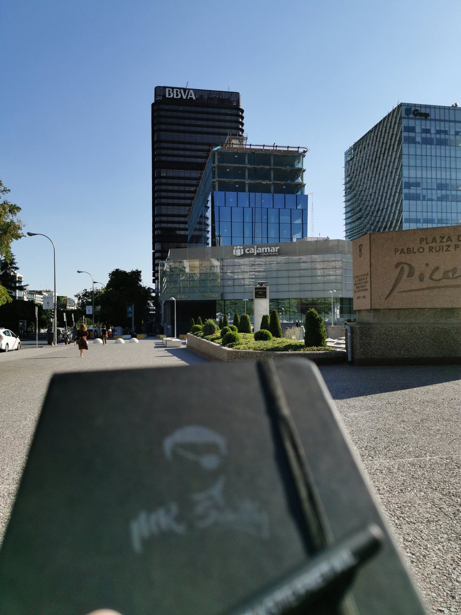 themastermakers's tweet photo. ¡Efectivamente! Se trata de la torre BBVA de Francisco Javier Sáenz de Oiza. Un edificio excepcional, tanto por su elegancia y modernidad como por las soluciones adoptadas en su ejecución.
#arquitectura #arquitecturamadrid #saenzdeoiza #Madrid #workinprogress #MasterRetail https://t.co/Jdn6kONLBQ