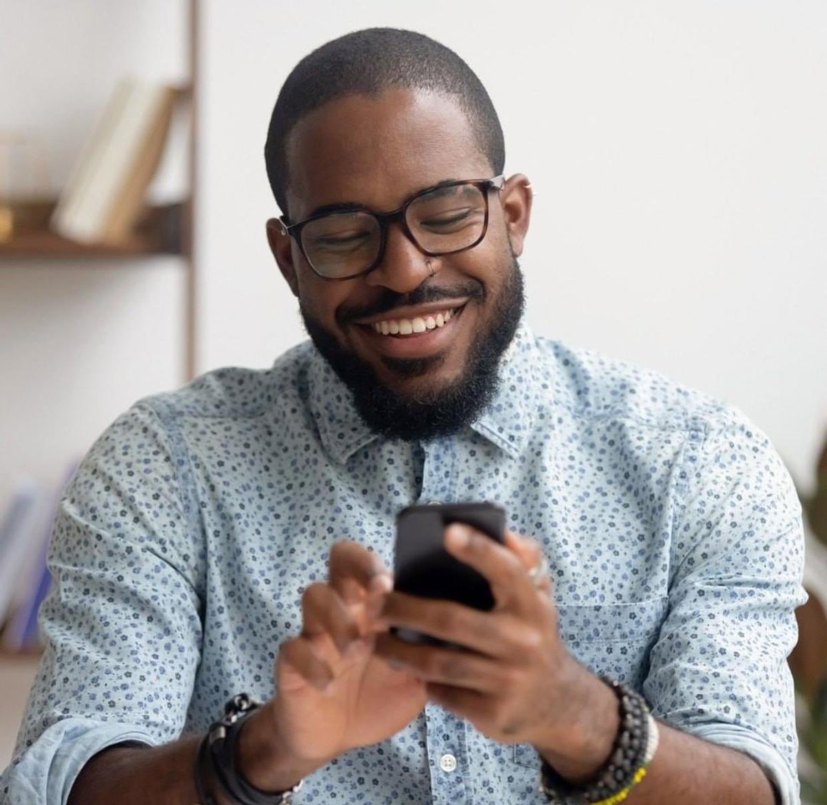 NOCHILL_GOD's tweet photo. #ad | So myself &amp; a few others came together &amp; expressed the small things we're grateful for. Do the same &amp; you could win an iPhone 11 Pro Max! 📱

🖱️Visit https://t.co/wN86cVngwt
📈Generate your results 
➡️Share on your page
#️⃣Use the hashtag #GratefulForEveryMileZA

Good luck! https://t.co/hA2dUIvNyA