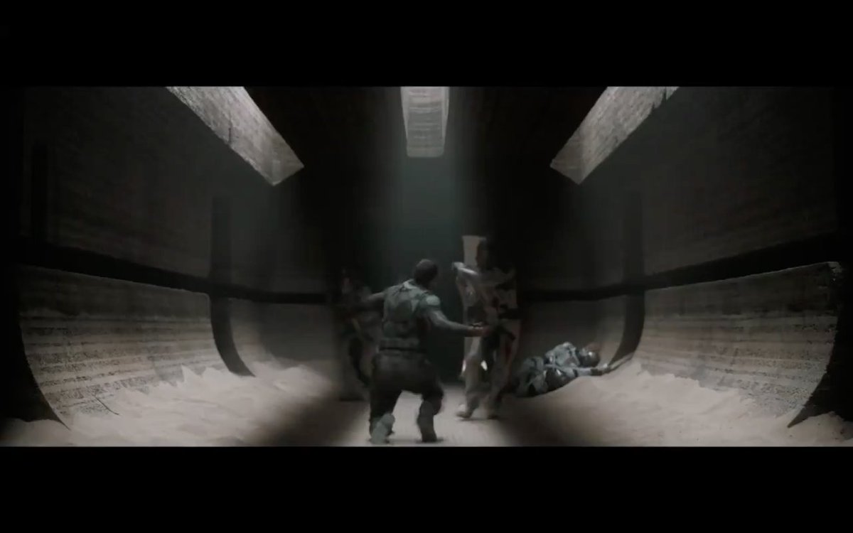 Impossible de ne pas parler de Duncan Idaho. Le personnage joué par Jason Momoa devrait avoir de belles scènes d'actions ! On aperçoit d'ailleurs le fameux combat dans l'avant poste contre les Sardaukars. Le film semble accentuer son coté bretteur mais aussi son amitié avec Paul.