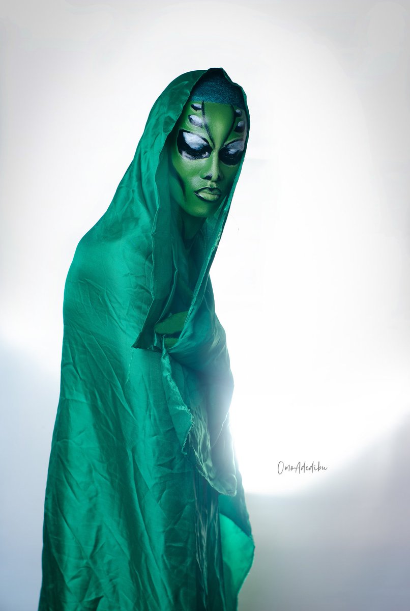 OmoAdedibu_'s tweet photo. I stopped taking pictures of human beings, I now deal with aliens👽 😱... Something different...  Kindly retweet and like 😢. https://t.co/ZXrHoGn1Xu