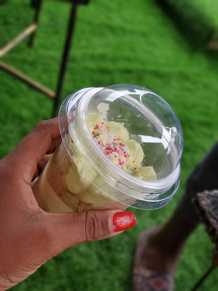 GloriaviSmile's tweet photo. Carine's Factory est officiellement ouvert!! Congrats @Quarrynee wish you beaucoup de Cfa 🤩🤩 https://t.co/ly9eRk1oVK